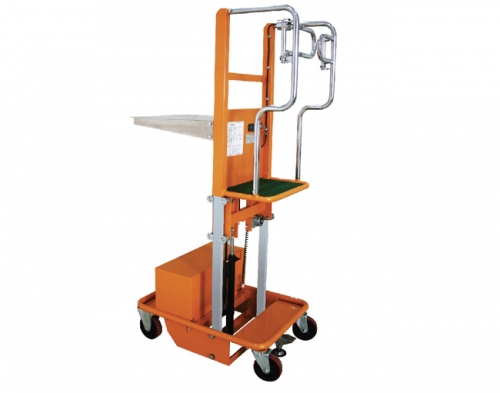 手動(dòng)式液壓堆高車(chē)在汽車(chē)衡計量檢定中具有的功效